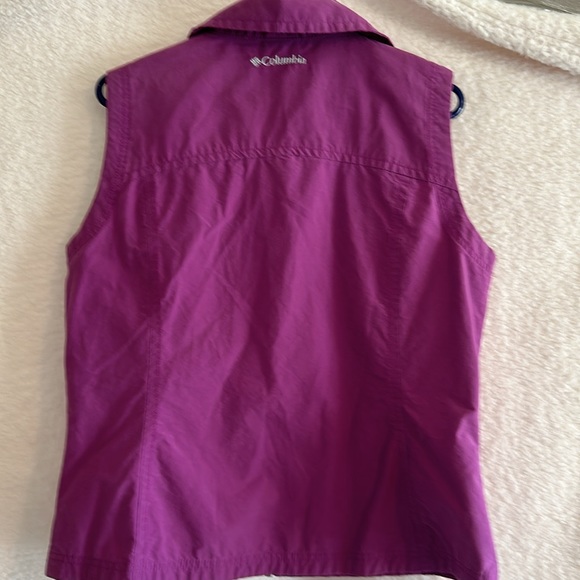 Columbia purple vest. Size lge. Front pockets lined. - Picture 5 of 7